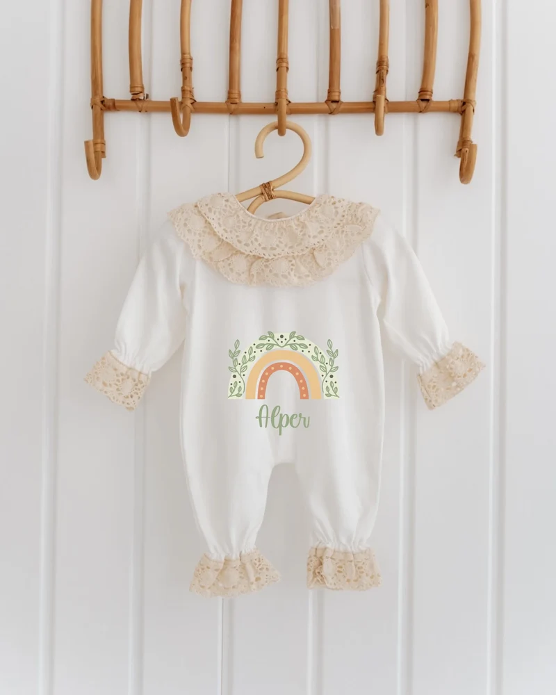 Boheems regenboog - Kanten Babypakje met Naam