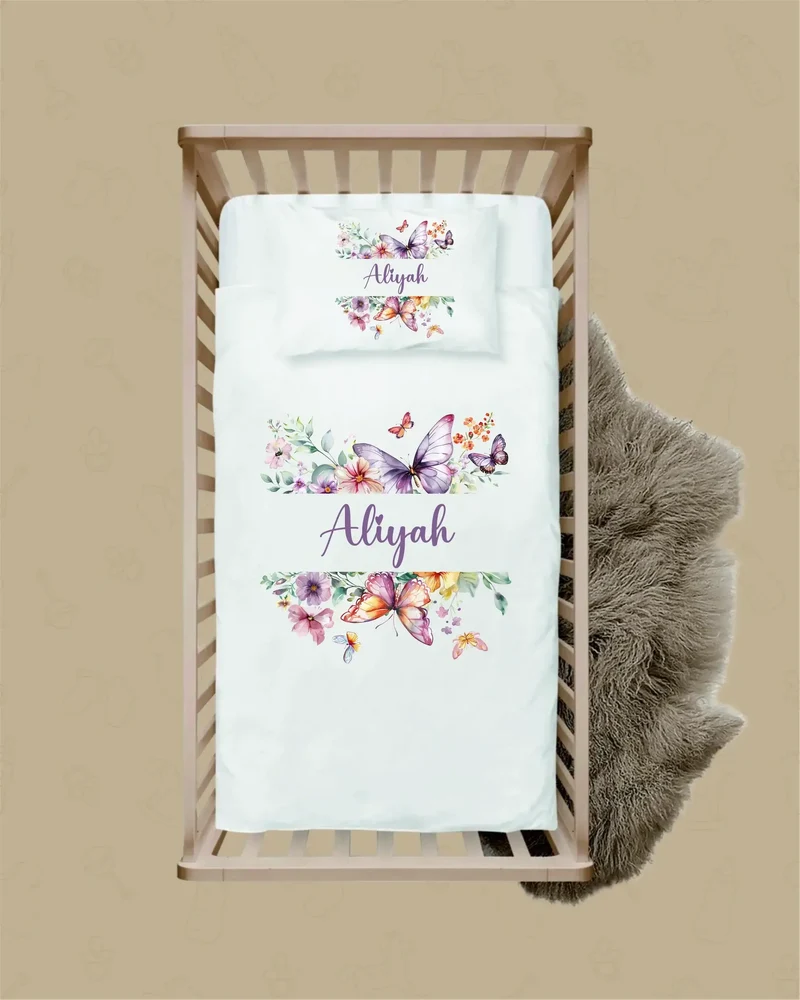 Bloemen en vlinders - Gepersonaliseerd 3-delige Dekbedovertrek met Naam
