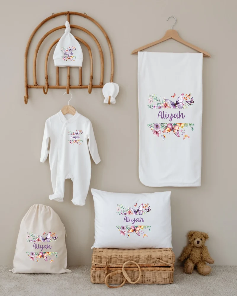 Bloemen en vlinders - Gepersonaliseerde 6-delige Newborn Cadeauset met Naam