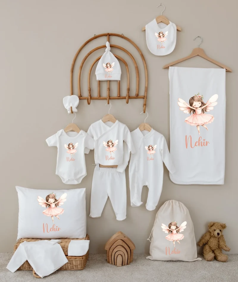 Sprookjesachtige meisjes - Gepersonaliseerde 12-delige Babykleding Cadeauset met Naam
