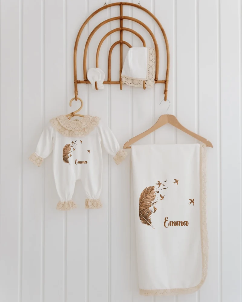 Veer & Vogels - Eerste Outfit voor Meisje – 4-delige Newborn Set met Kant