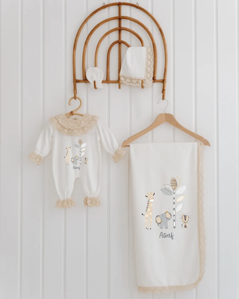 Safari Dieren - Geboortepakje Meisje met Kant - 4-delige Newborn Set