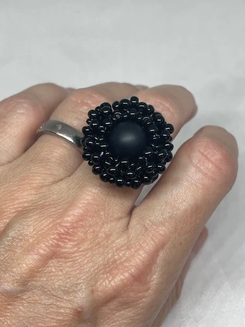 Ringen Lilly Svart - ByenPujol