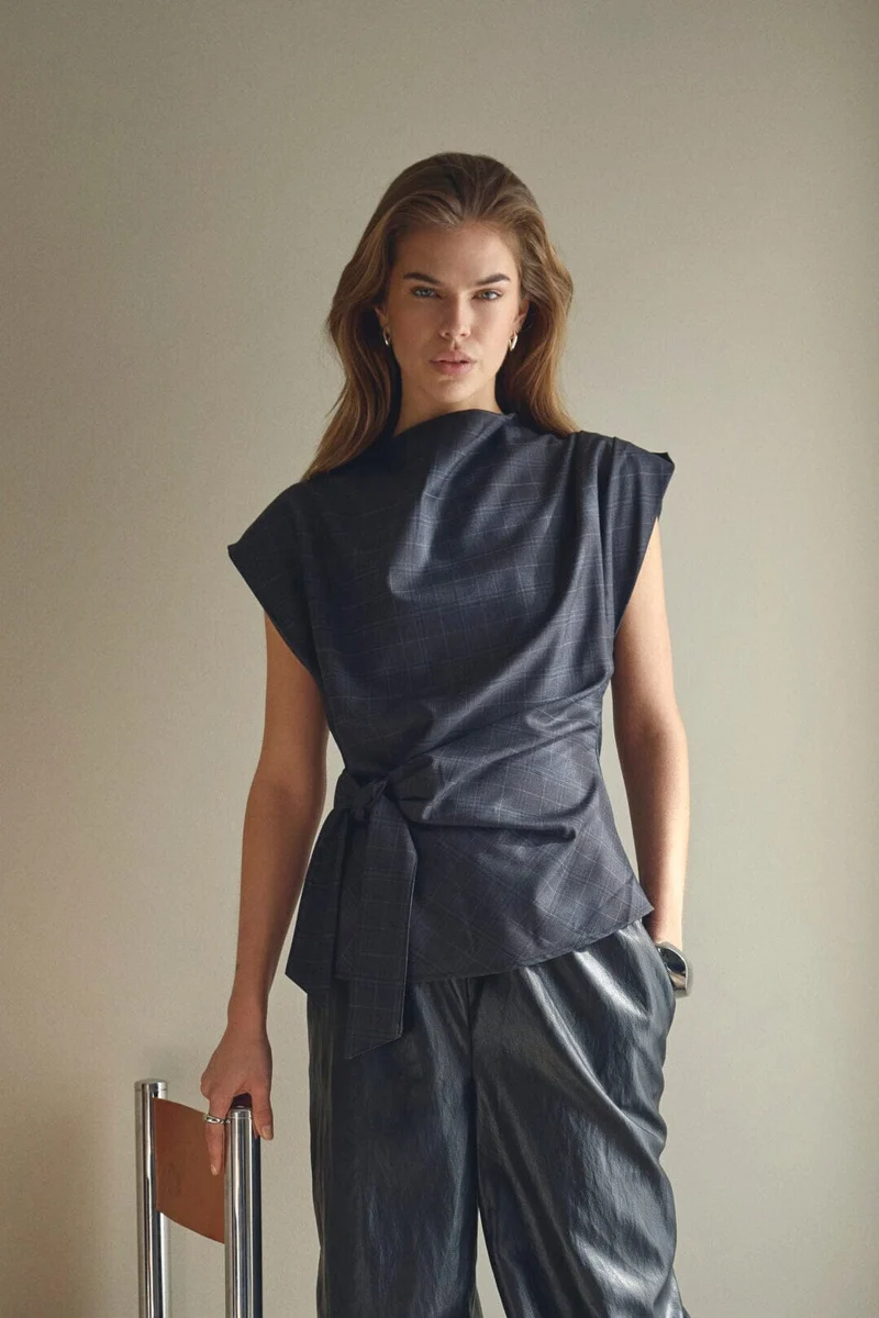 Co´Couture - Eloracc Check Pleat Top 500306 - 65002 - Dark Grey