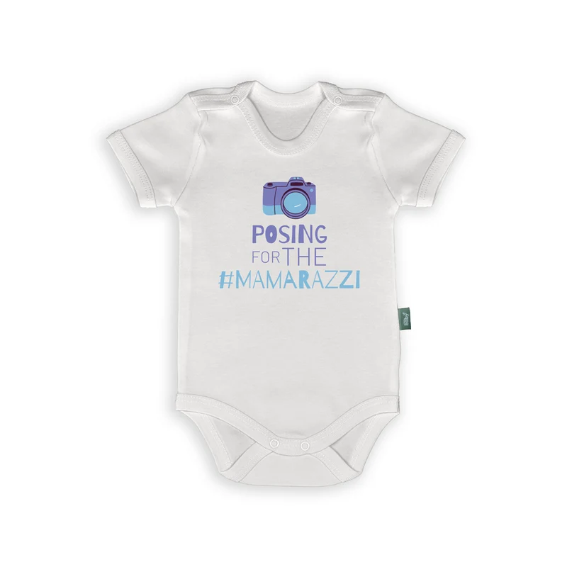 Rompertje met Tekst – "Posing for the #Mamarazzi" – Fotogenieke Babykleding voor Hippe Mama's