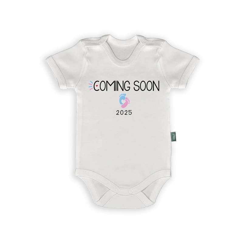 Rompertje met Tekst – “Coming Soon 2025” – Zwangerschapsaankondiging met Tweeling Thema