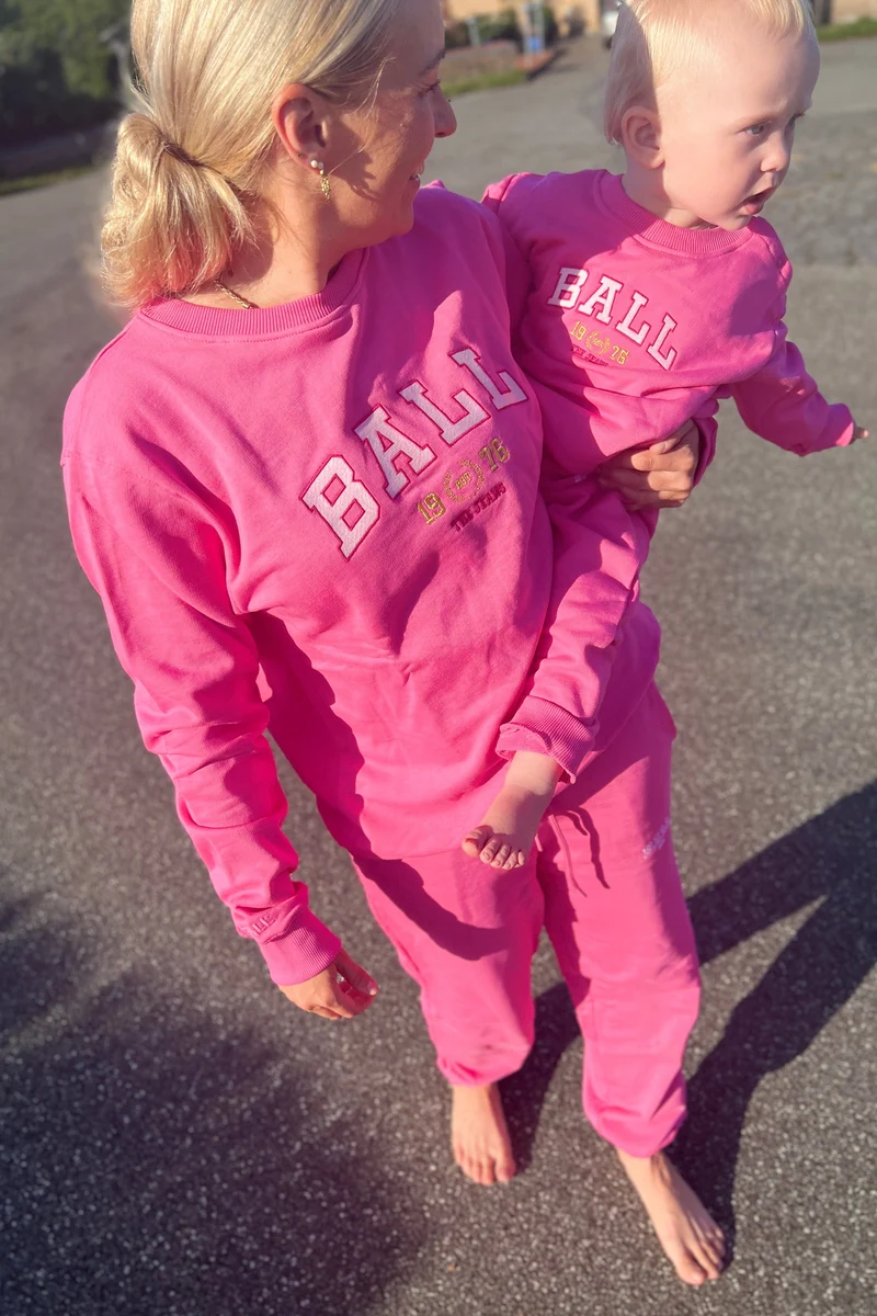 Ball X Molly&My - By Sweatsuit L. Taylor - Bubblegum