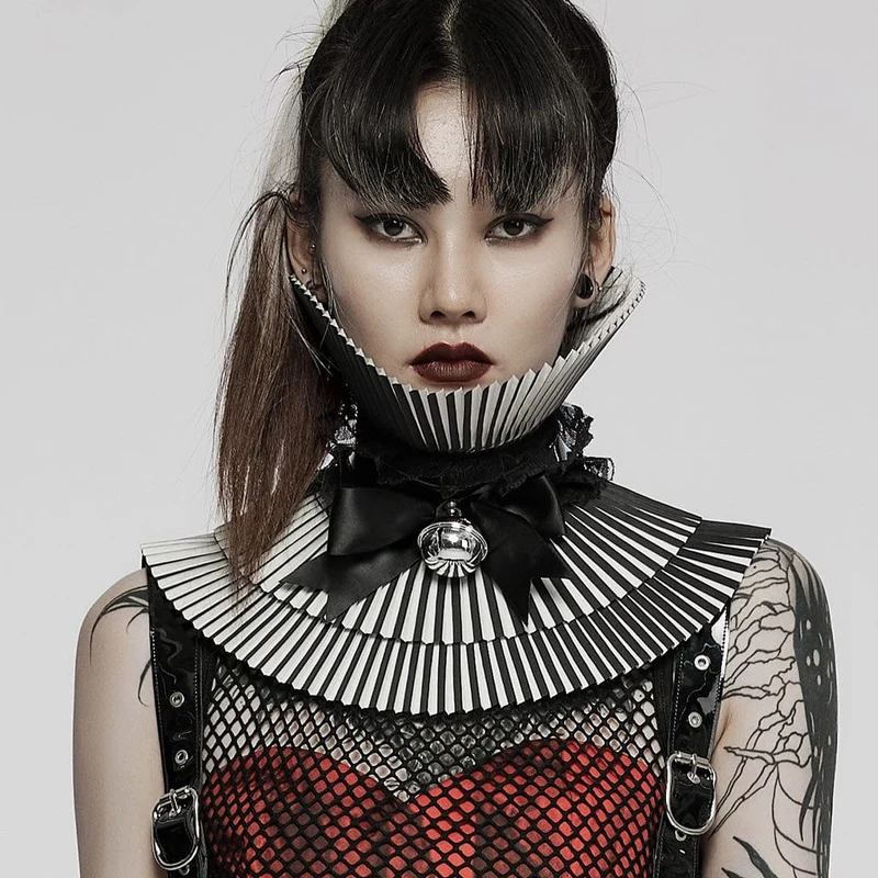 Gothic Stripes Neckwear för kvinnor med Bell Choker