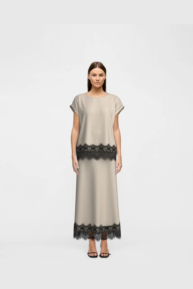 Vila - Viellette S/S Full Satin Lace Top - 5085038 Cement Black Lace