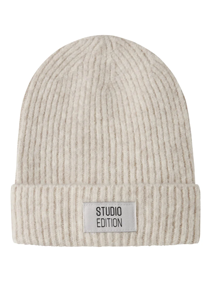 Maj Stickad Mössa Studio Edition