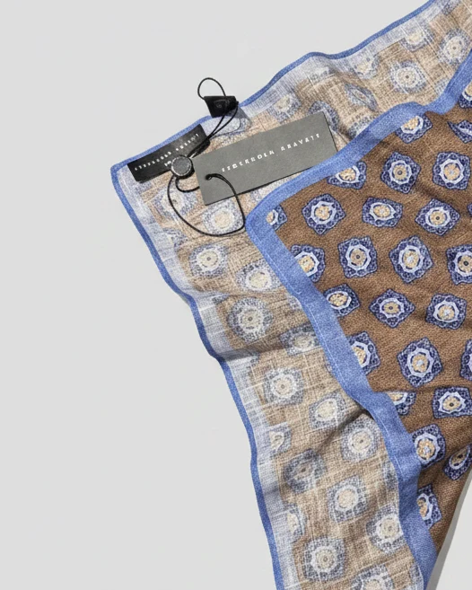 STHLM KRAVATT Handkerchief Linen Spots - Brown/Blue