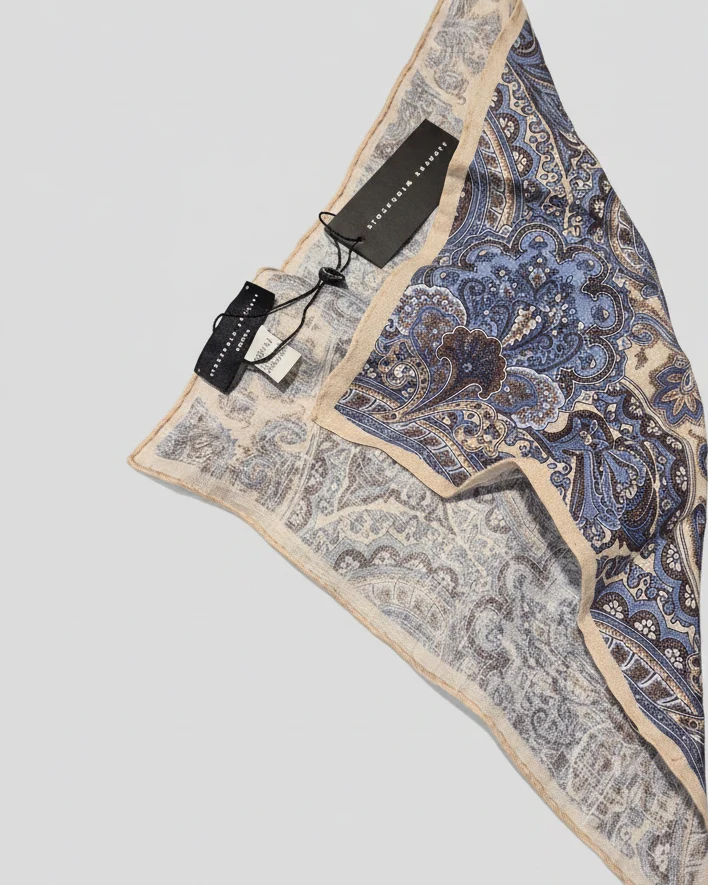 STHLM KRAVATT Handkerchief Linen Pailsey - Light Blue/Beige