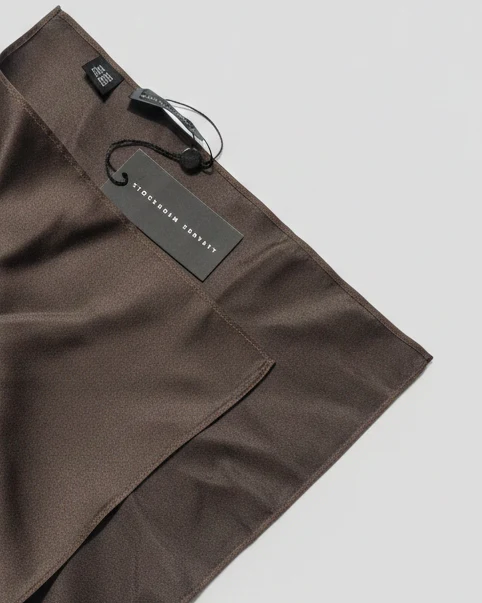 STHLM KRAVATT Handkerchief Silk - Dark Brown