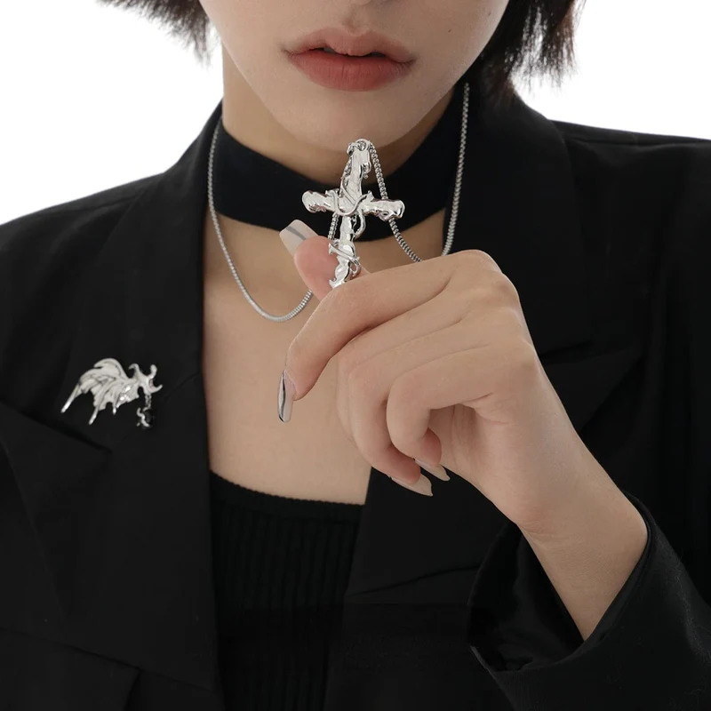 Punk Thorns Cross Halsband för kvinnor