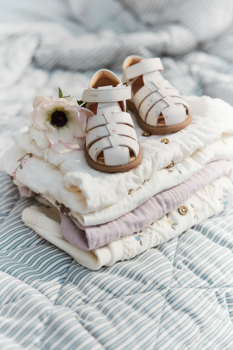 Kids white floral leather strap sandal Hällevik