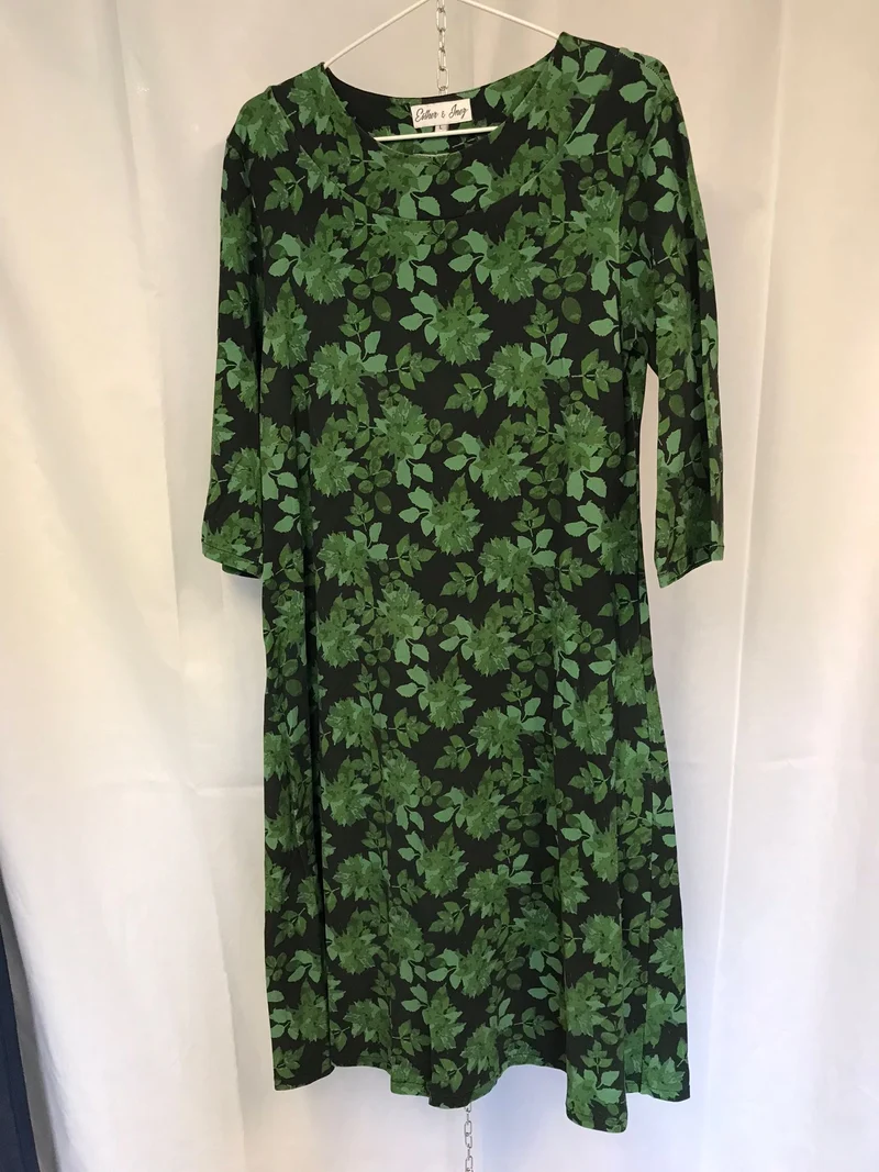 Secondhand: Signe - Dahlia leaf grey