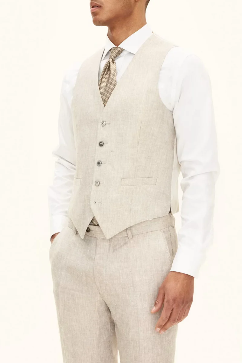 OSCAR JACOBSON Carlo Linen Waistcoat - Beige
