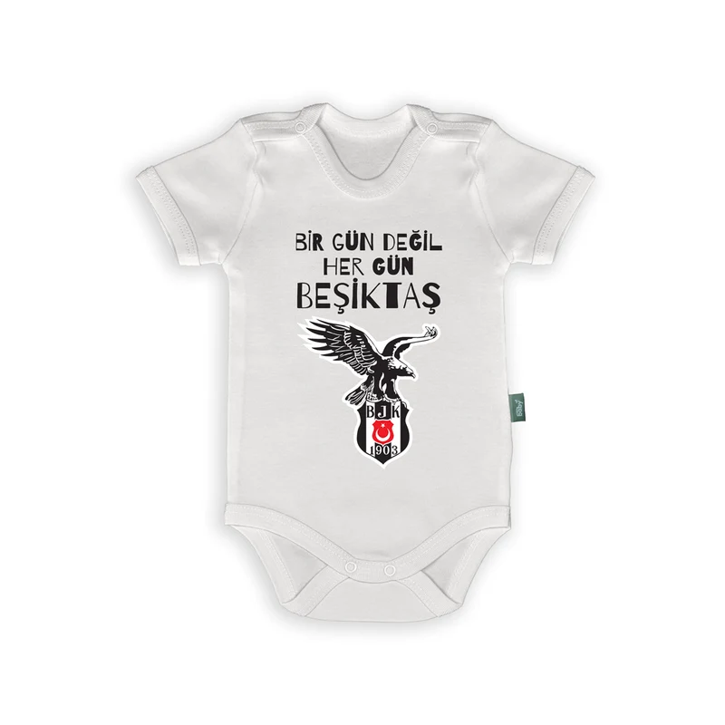 Rompertje met Tekst – Beşiktaş Baby Romper met 6 Verschillende Ontwerpen – Grappige Babykleding voor Kleine Supporters