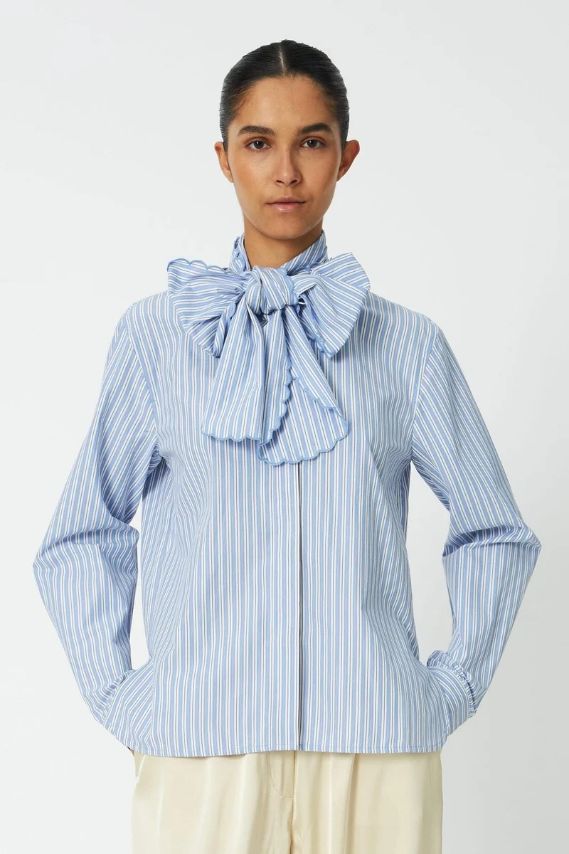 Stella Nova - Striped Scallop Bow Shirt Pc63-2579 - 023 White With Blue Stripes