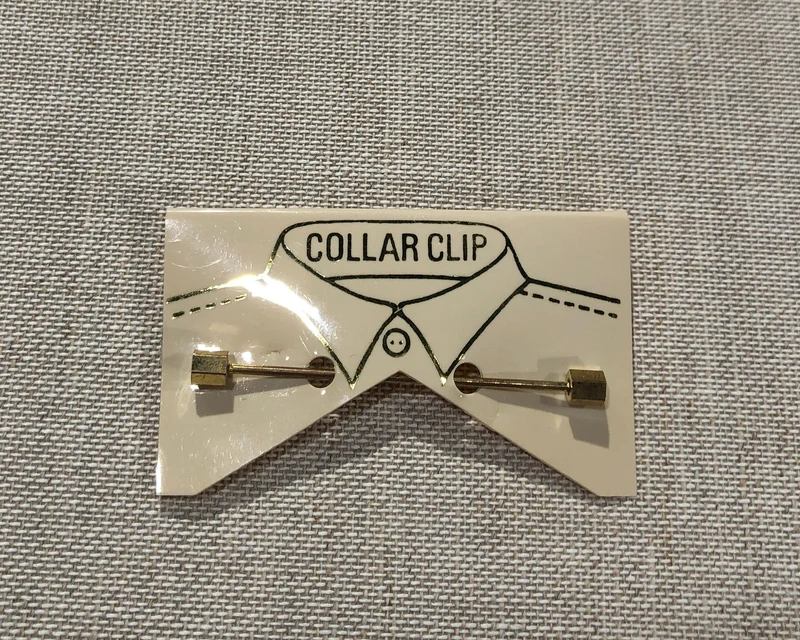 STHLM KRAVATT Collar Clip - Gold