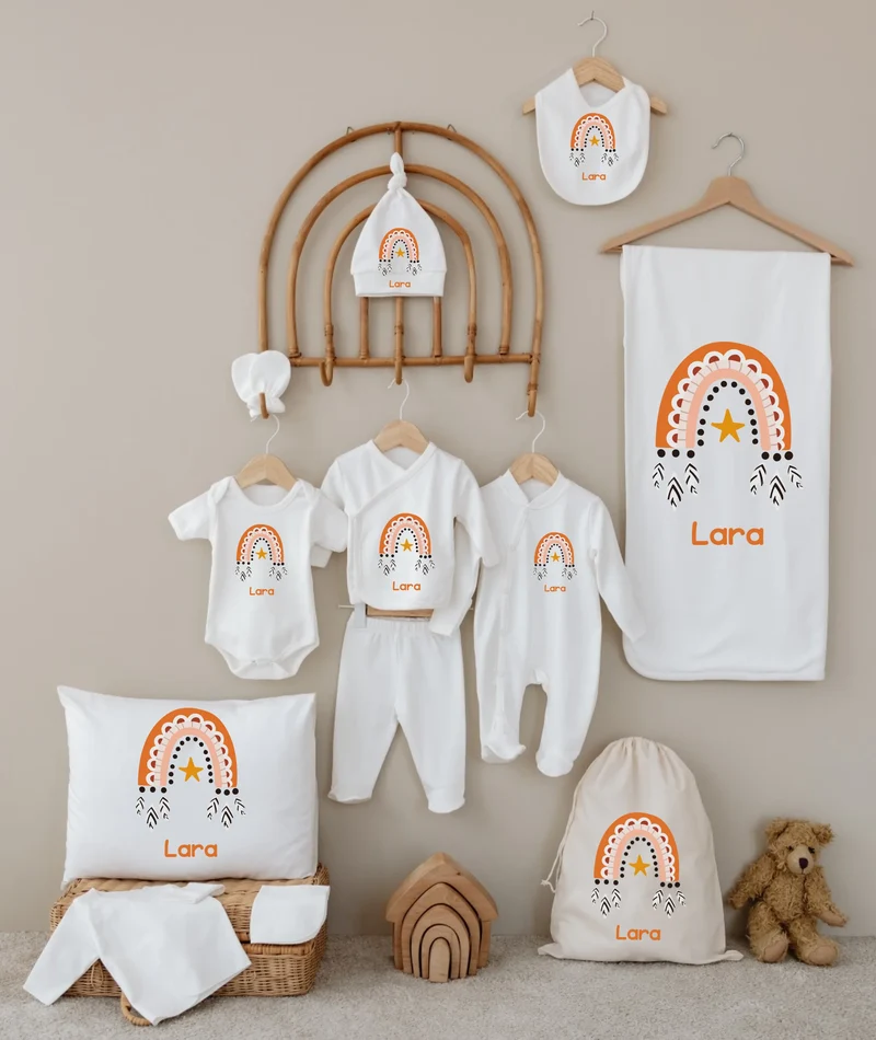 Regenboogjes – Gepersonaliseerde 12-delige Babykleding Cadeauset met Naam