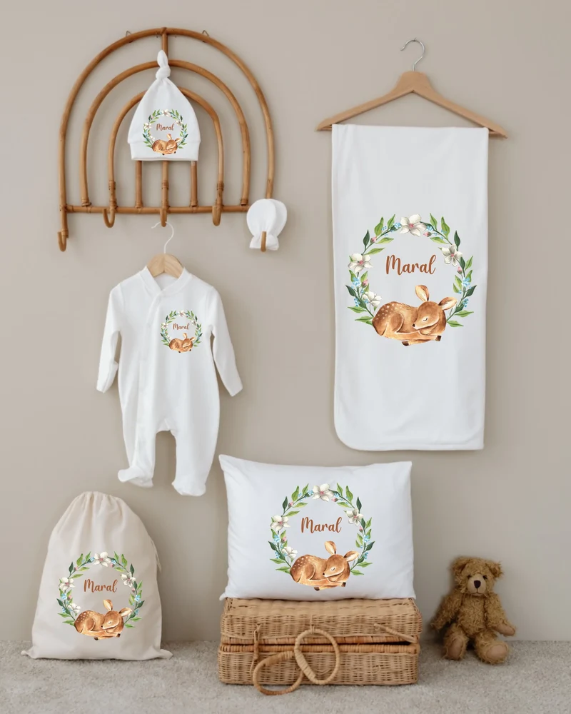 Bloemenkrans Hertje - Gepersonaliseerde 6-delige Newborn Cadeauset met Naam