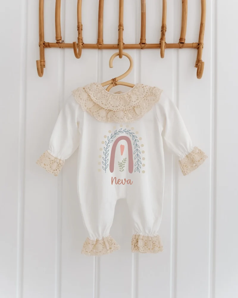 Regenboog - Kanten Babypakje met Naam
