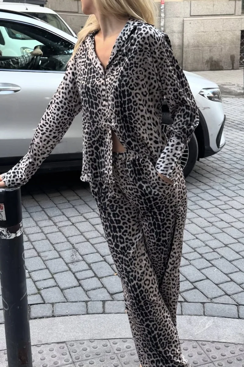 Karmamia - Joseph Shirt 2124 - Nude Leopard