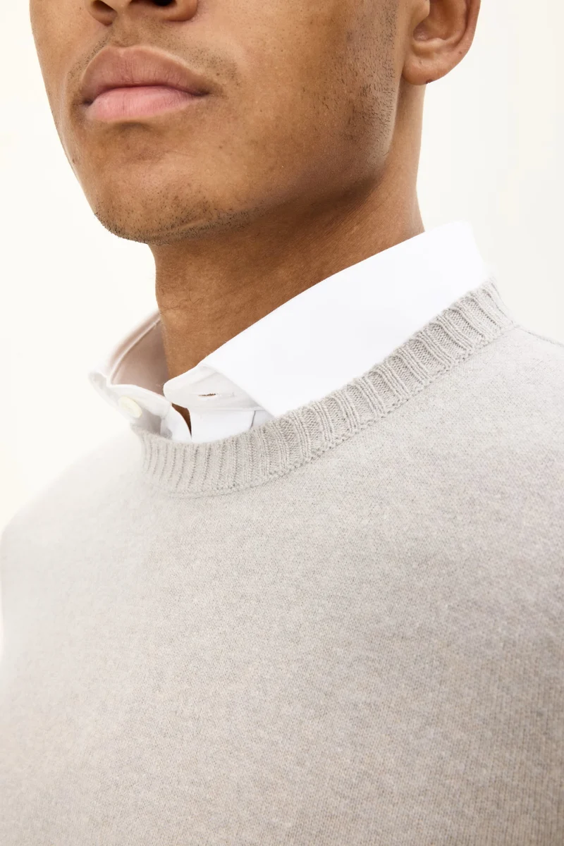 OSCAR JACOBSON Valter Cashmere Roundneck - Beige