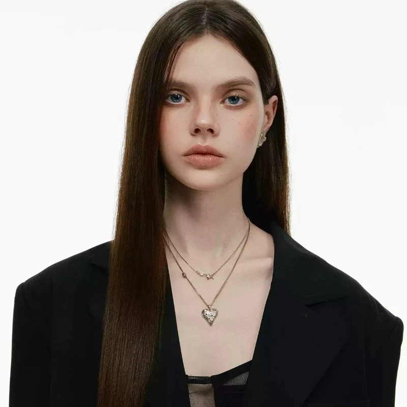 Grunge-halsband med dubbelt lager diamanter och hjärtmönster för kvinnor