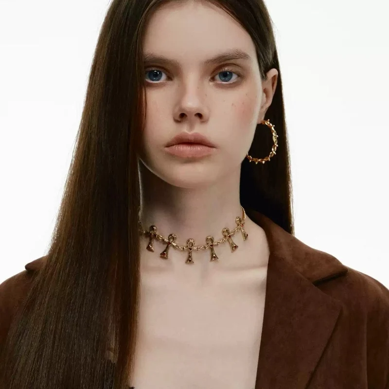Halsband med grunge-diamantkors för kvinnor