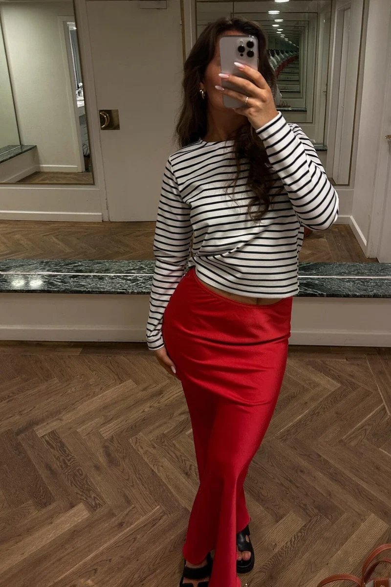 Neo Noir - Vicky Heavy Sateen Skirt - Red