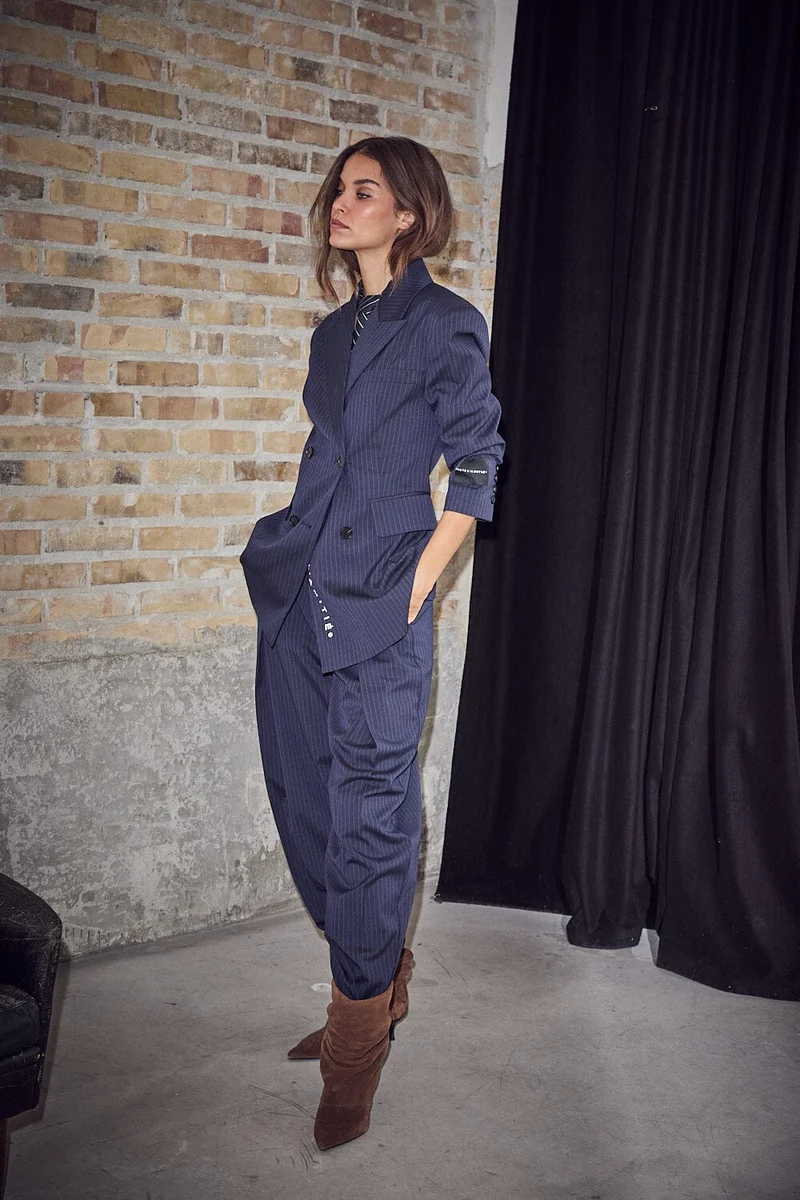 Haute L'Amitié - Pin Pleat Pant HL10796 - Navy
