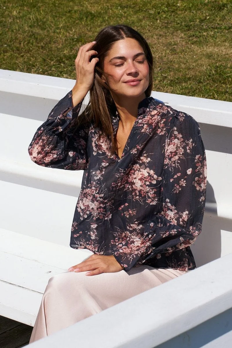 Neo Noir - Amara Garden Flower Blouse 170134 - 702 - Dark Navy