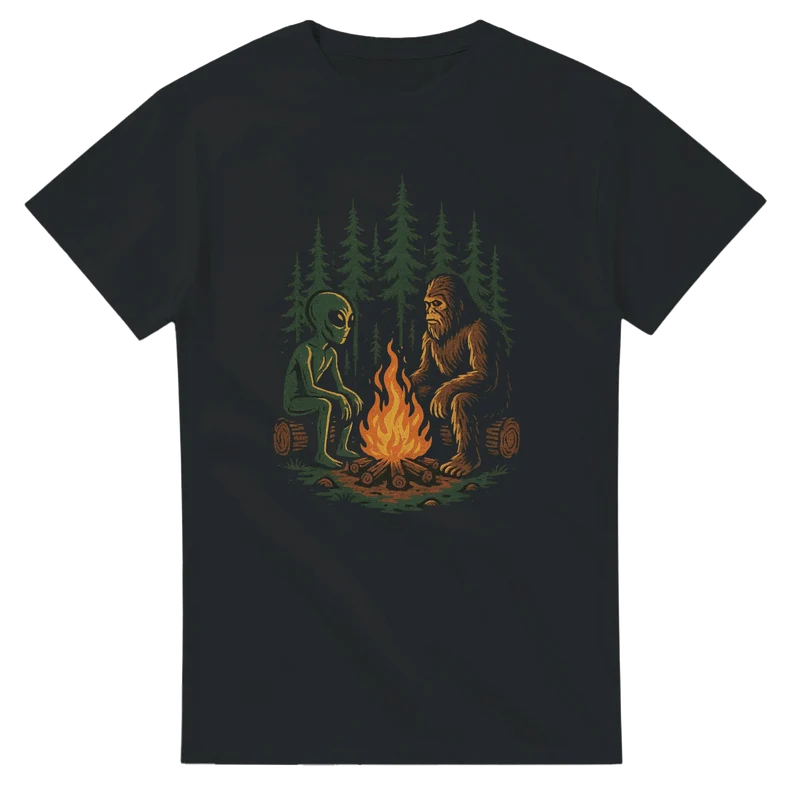 T-shirt - Alien & Bigfoot Campfire