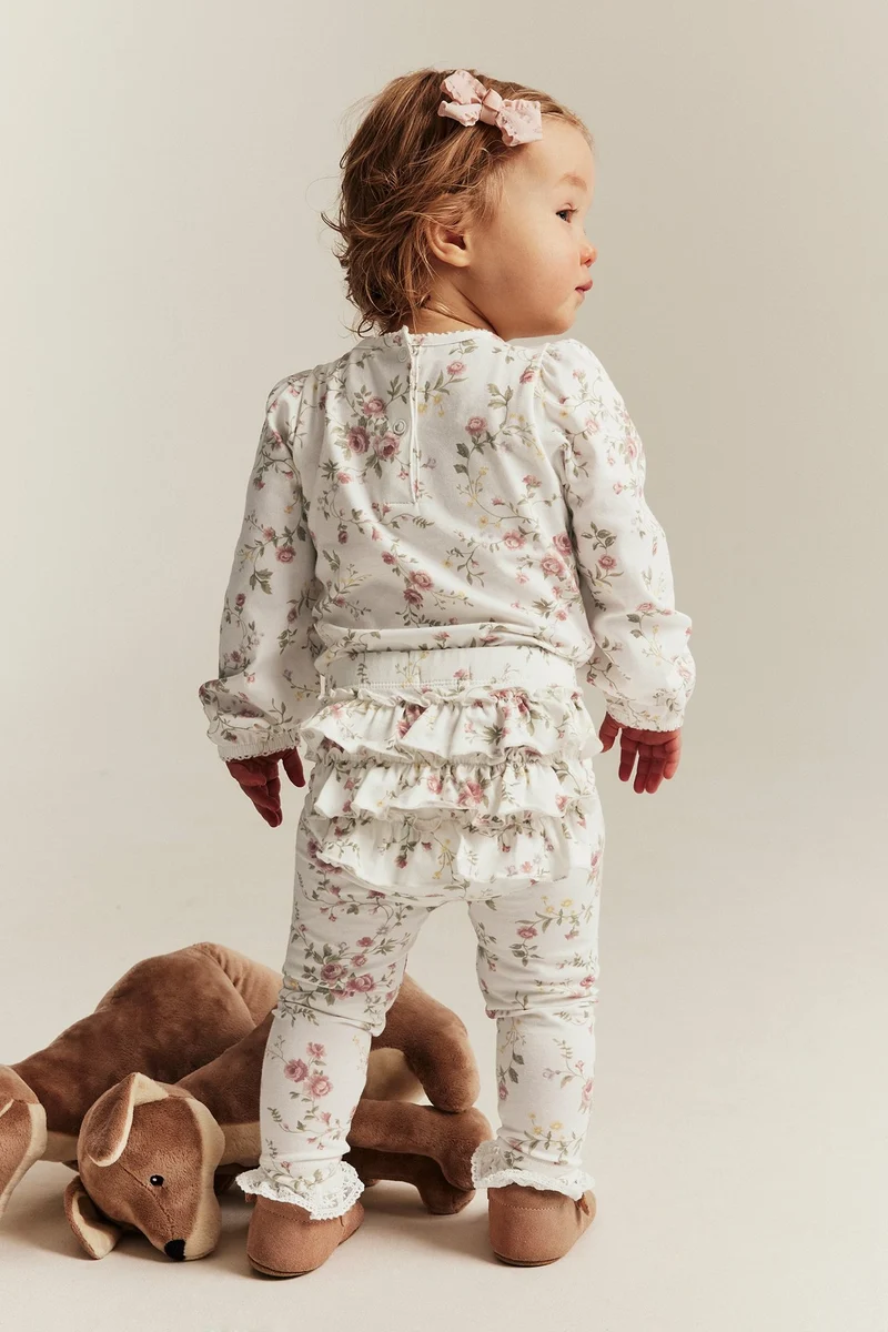 Baby white floral leggings with ruffles
