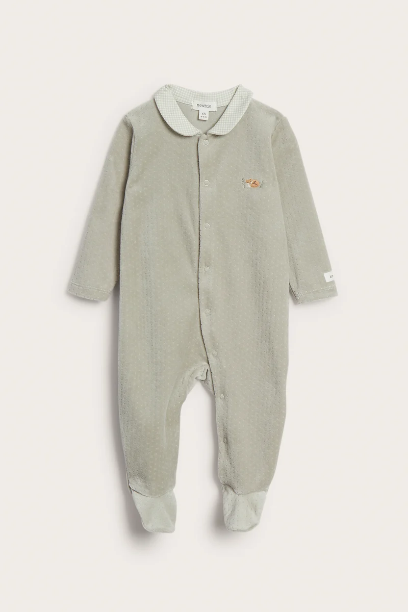 Baby green pyjamas in velour with a collar