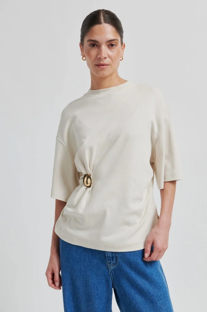 Second Female - Enora Brooch Tee 60432 - 0512 Soft Beige